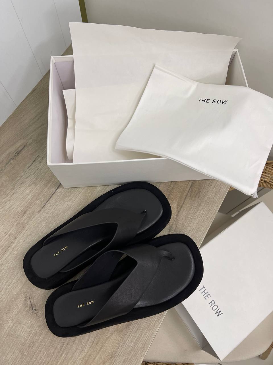 Повседневные шлепанцы The Row BP-32808 Повседневные шлепанцы The Row BP-32808