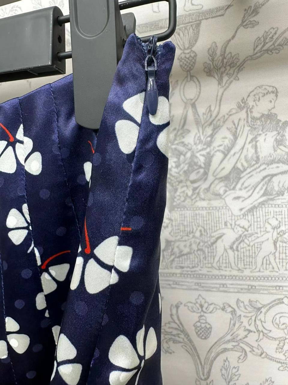 Женский костюм Prada BP-49002 коллекционный Женский костюм Prada BP-49002 коллекционный