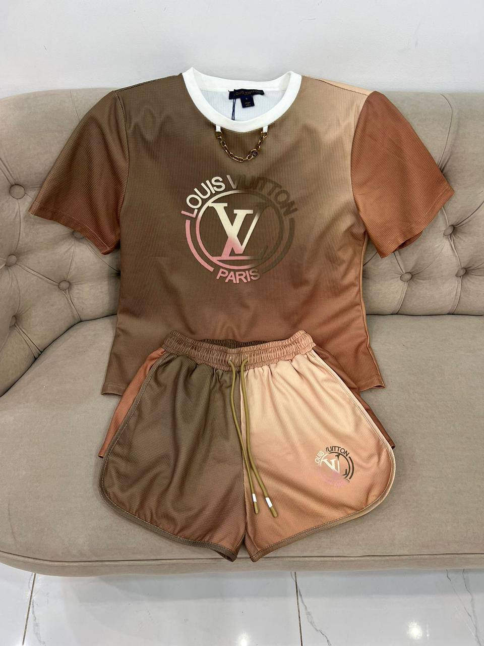 Коллекционный женский костюм Louis Vuitton BP-52392 Коллекционный женский костюм Louis Vuitton BP-52392