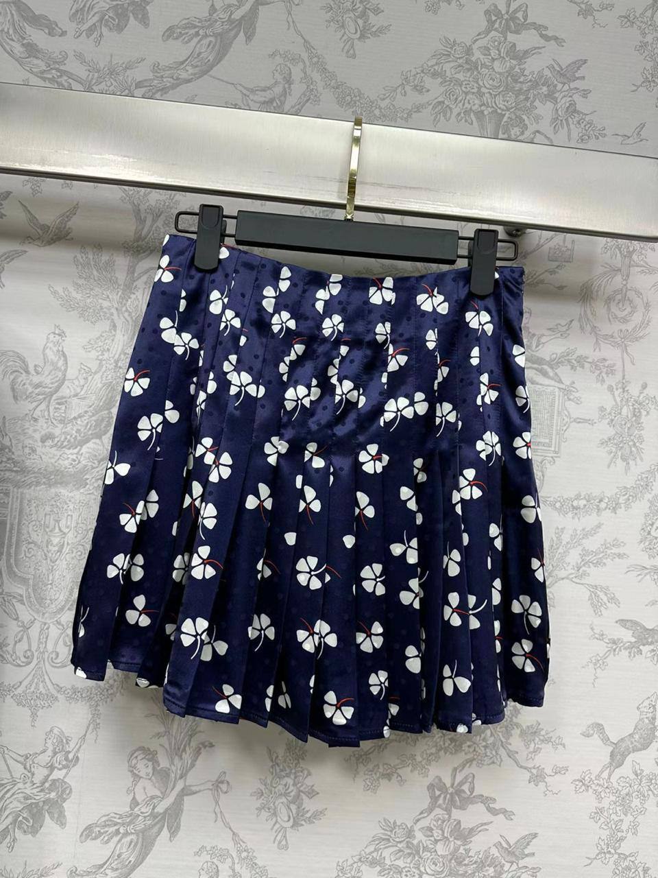 Женский костюм Prada BP-49002 коллекционный Женский костюм Prada BP-49002 коллекционный