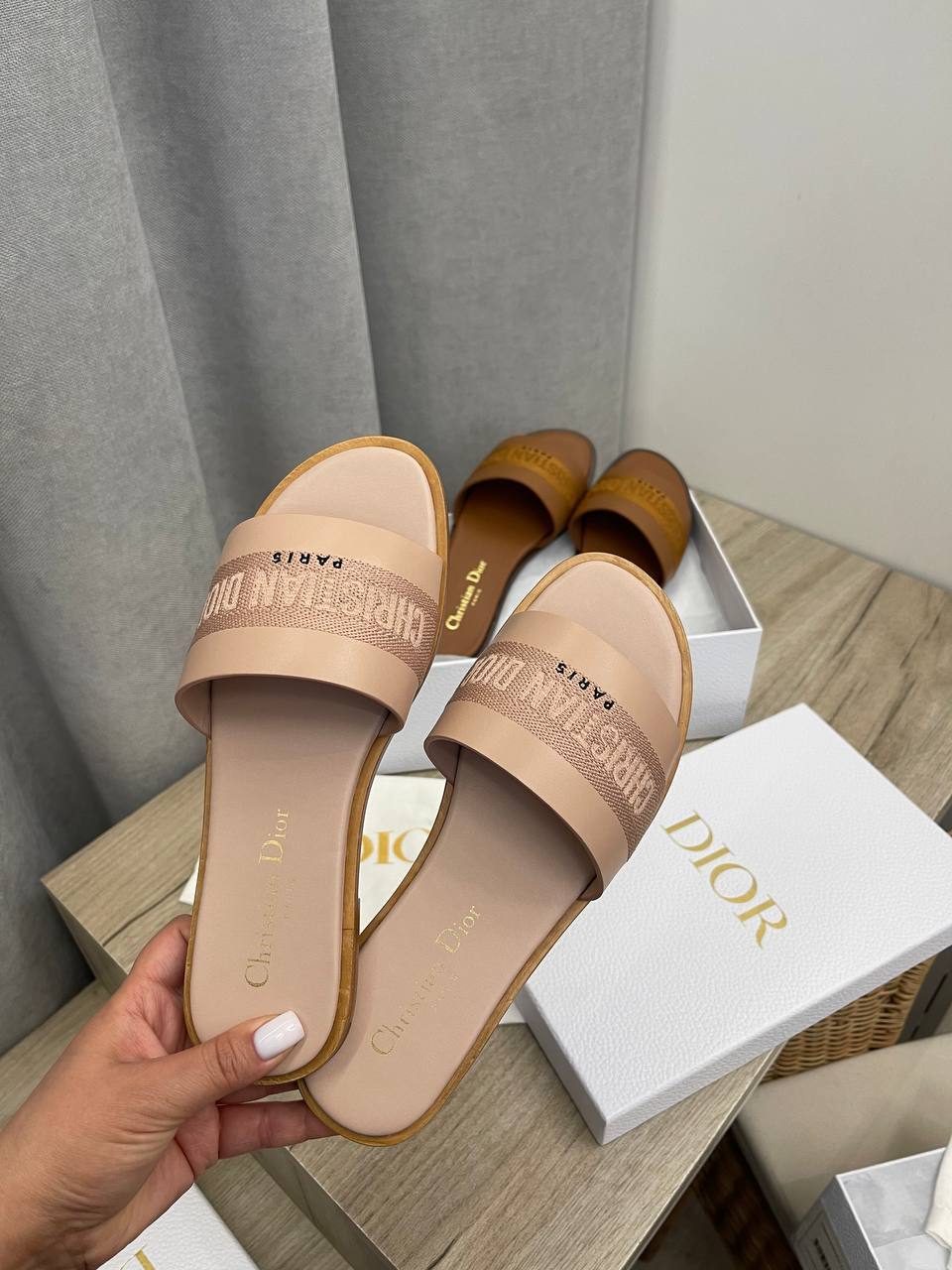 Шлепанцы люкс Christian Dior BP-50077 Шлепанцы люкс Christian Dior BP-50077