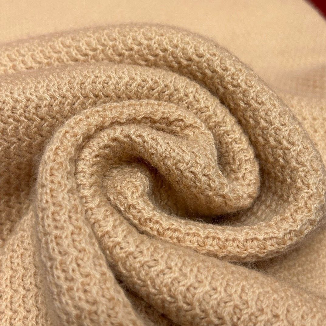 Комплект эксклюзивный (Шарф + Шапка + Перчатки) золотой-крайола Chanel BP-114791 Комплект эксклюзивный (Шарф + Шапка + Перчатки) золотой-крайола Chanel BP-114791