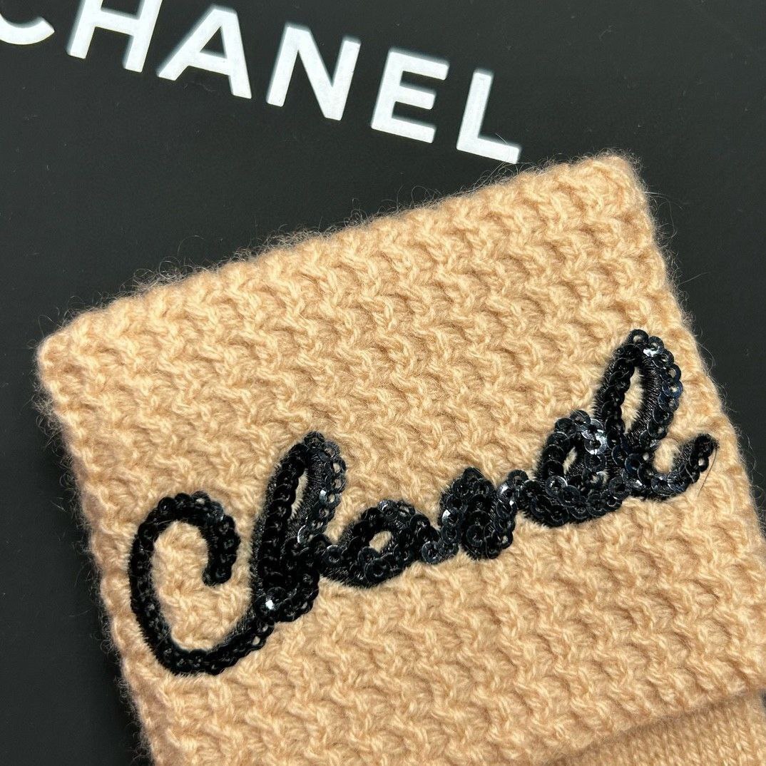 Комплект эксклюзивный (Шарф + Шапка + Перчатки) золотой-крайола Chanel BP-114791 Комплект эксклюзивный (Шарф + Шапка + Перчатки) золотой-крайола Chanel BP-114791