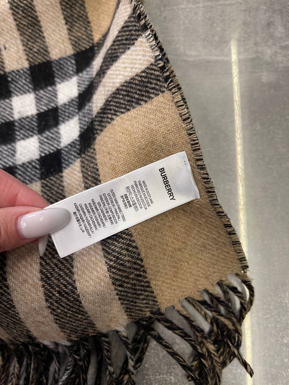 Элегантный палантин Burberry BP-42971 Элегантный палантин Burberry BP-42971