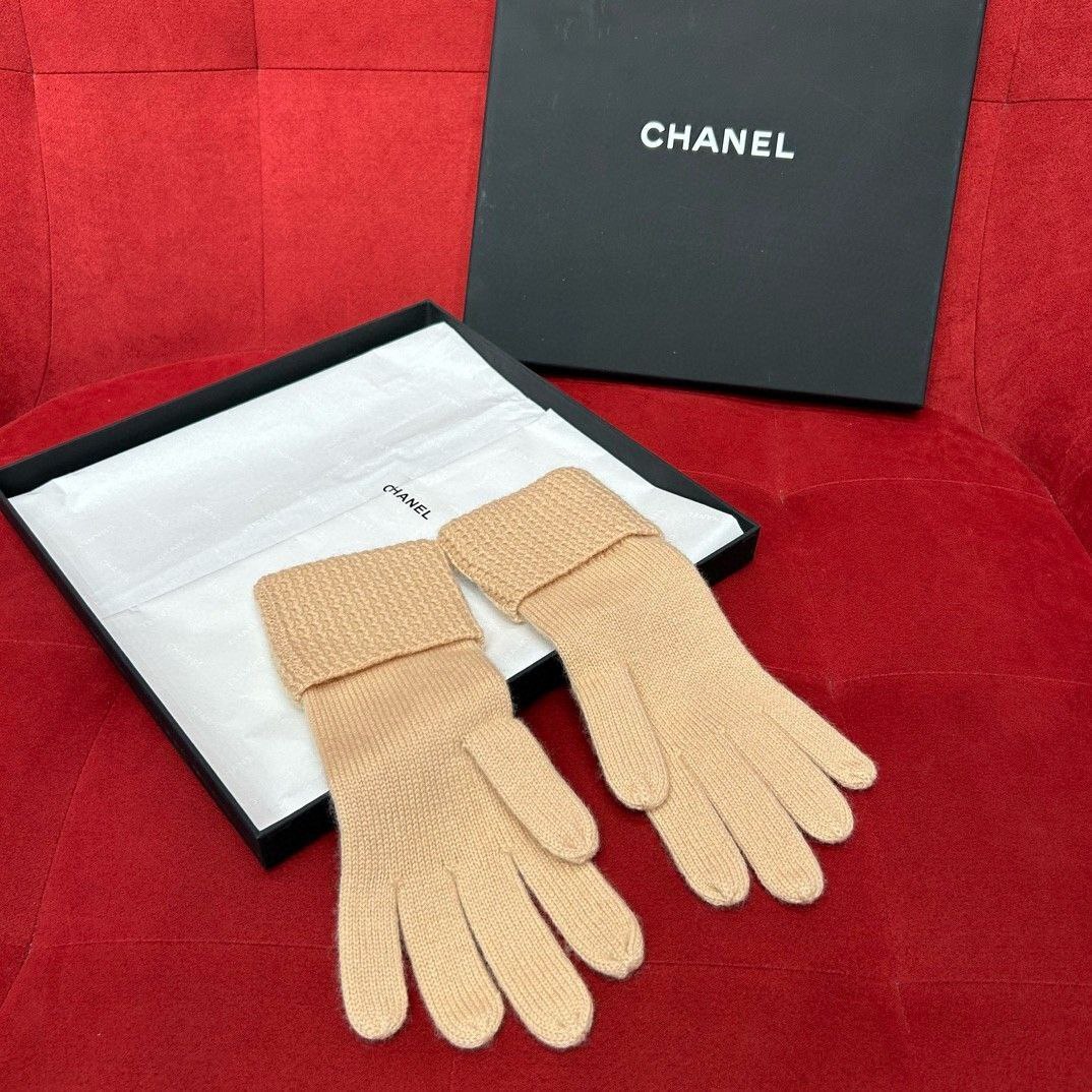 Комплект эксклюзивный (Шарф + Шапка + Перчатки) золотой-крайола Chanel BP-114791 Комплект эксклюзивный (Шарф + Шапка + Перчатки) золотой-крайола Chanel BP-114791