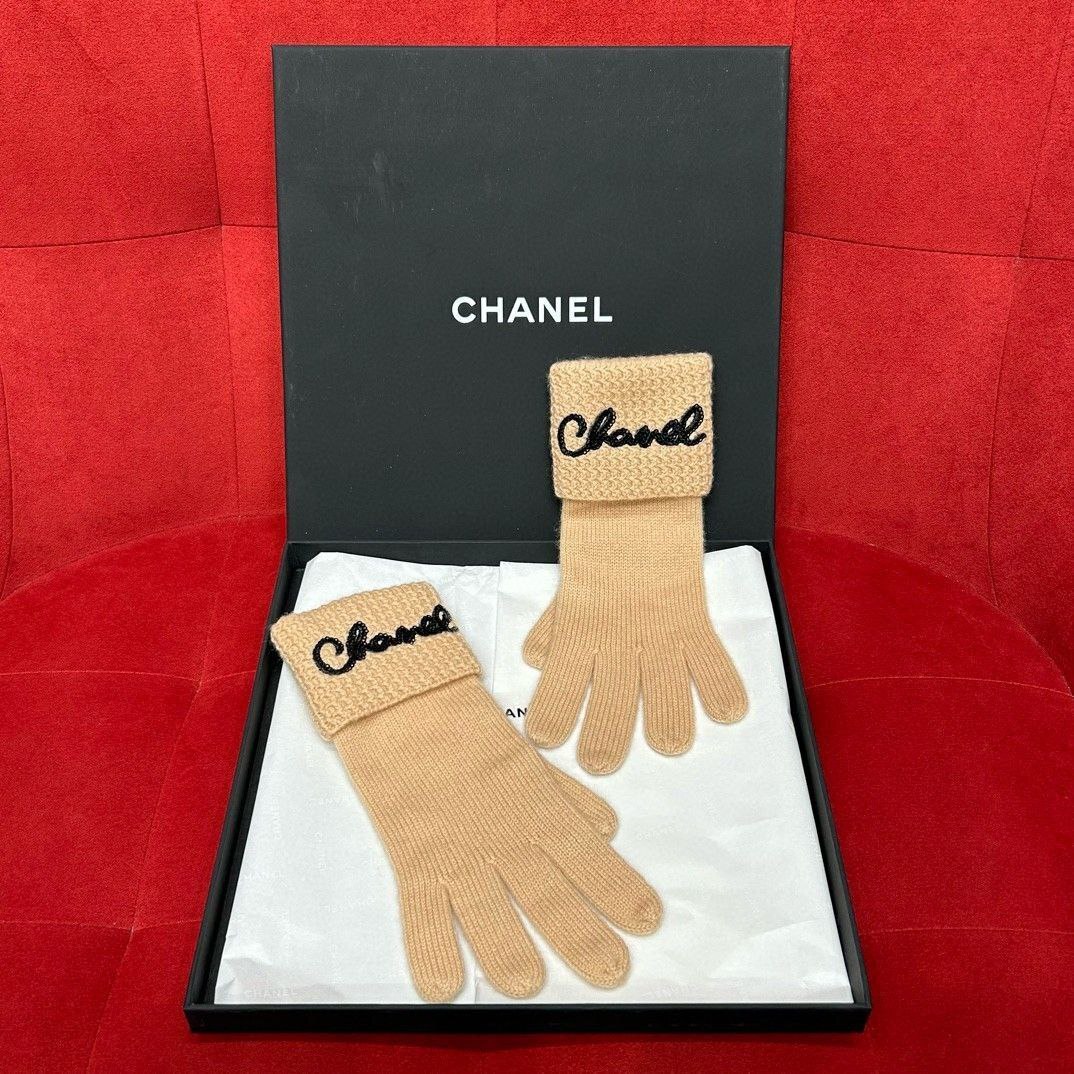 Комплект эксклюзивный (Шарф + Шапка + Перчатки) золотой-крайола Chanel BP-114791 Комплект эксклюзивный (Шарф + Шапка + Перчатки) золотой-крайола Chanel BP-114791