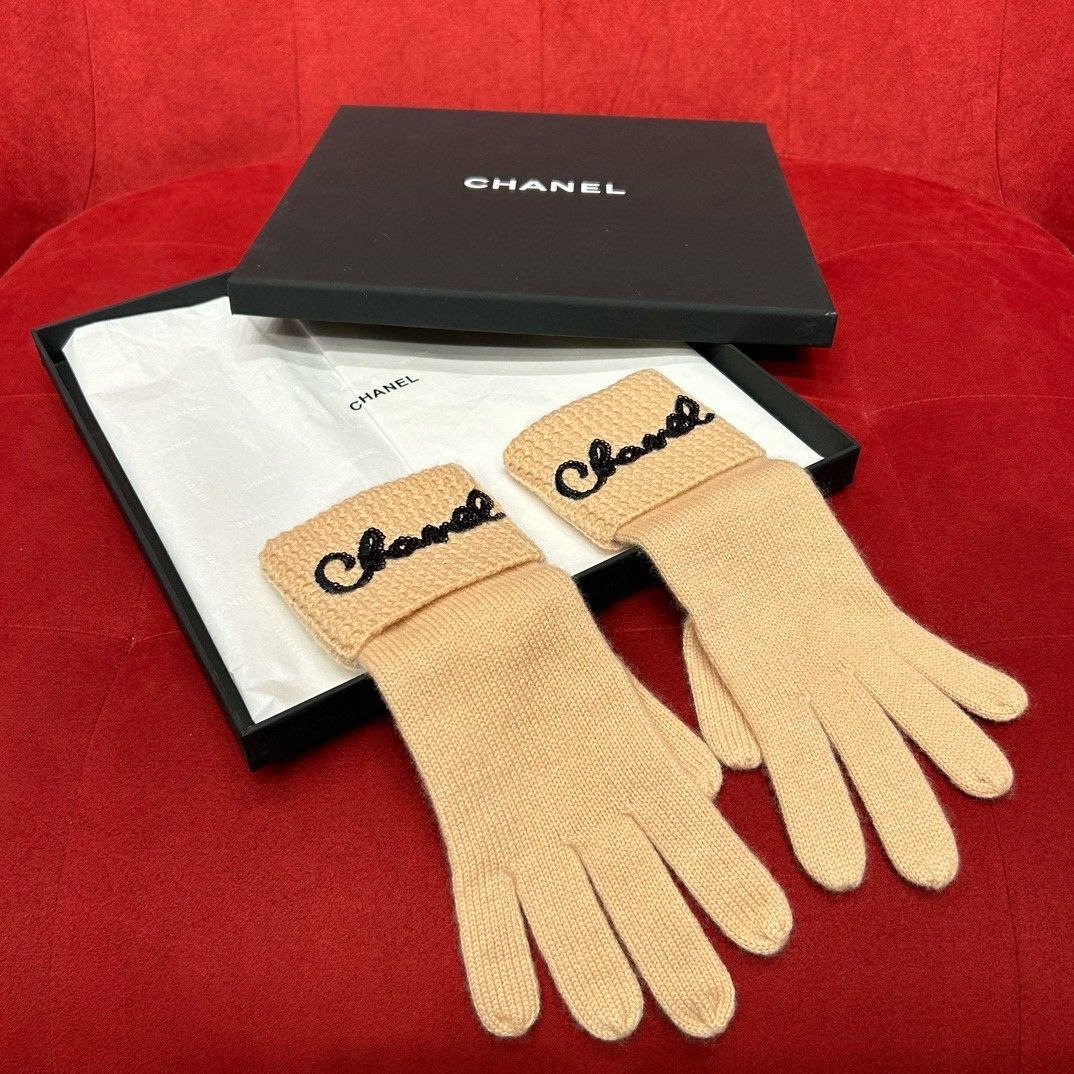 Комплект эксклюзивный (Шарф + Шапка + Перчатки) золотой-крайола Chanel BP-114791 Комплект эксклюзивный (Шарф + Шапка + Перчатки) золотой-крайола Chanel BP-114791