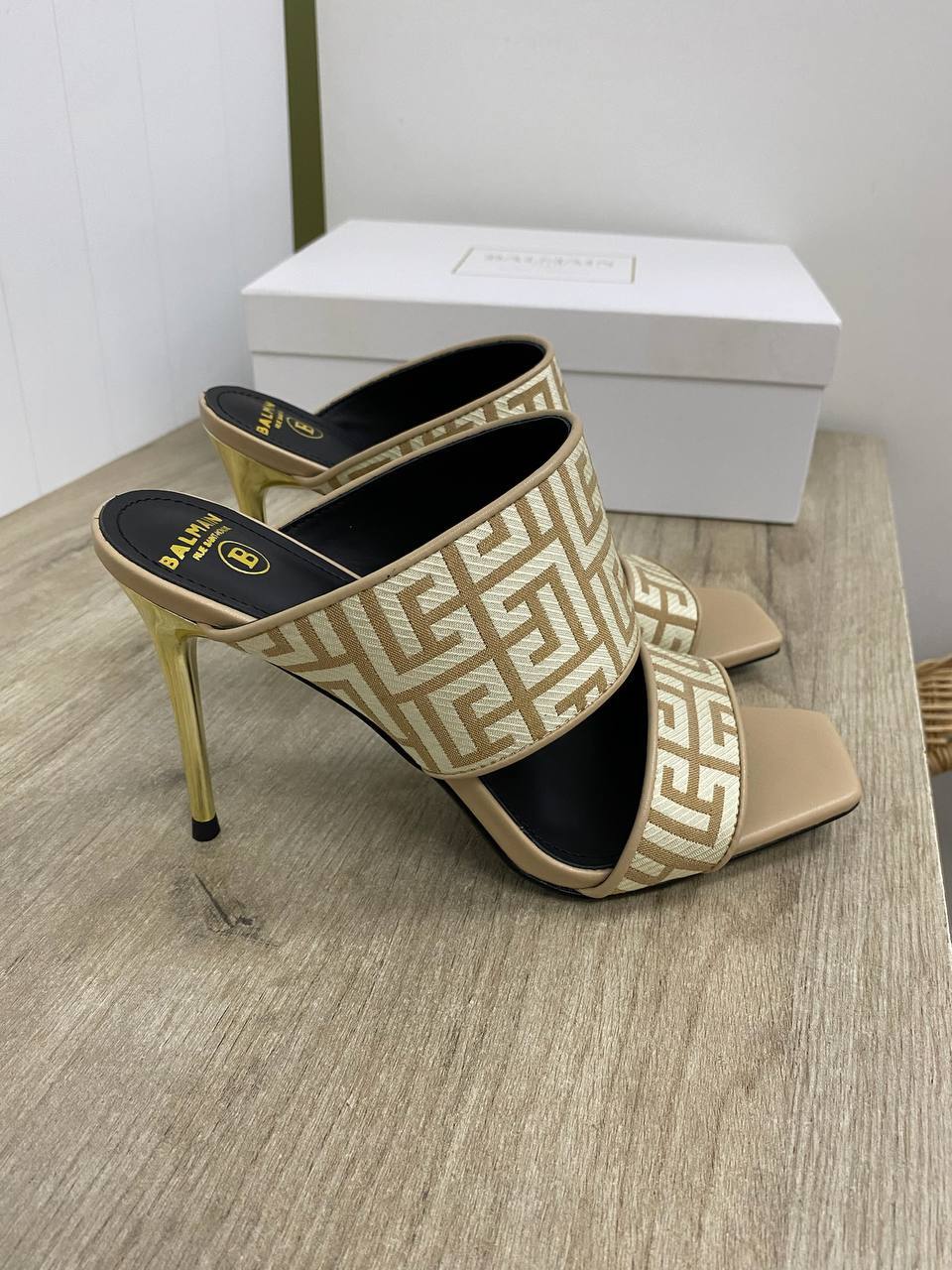 Дизайнерские босоножки Balmain BP-34597 Дизайнерские босоножки Balmain BP-34597