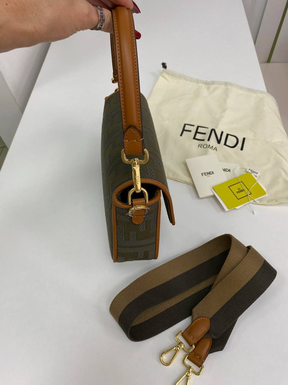 Трендовая женская сумка хаки Baguette Fendi BP-27229 Трендовая женская сумка хаки Baguette Fendi BP-27229