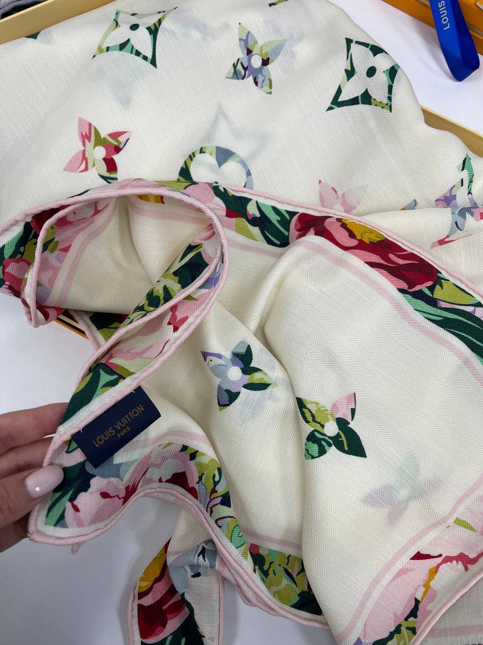 Премиальный платок Louis Vuitton BP-28182 Премиальный платок Louis Vuitton BP-28182