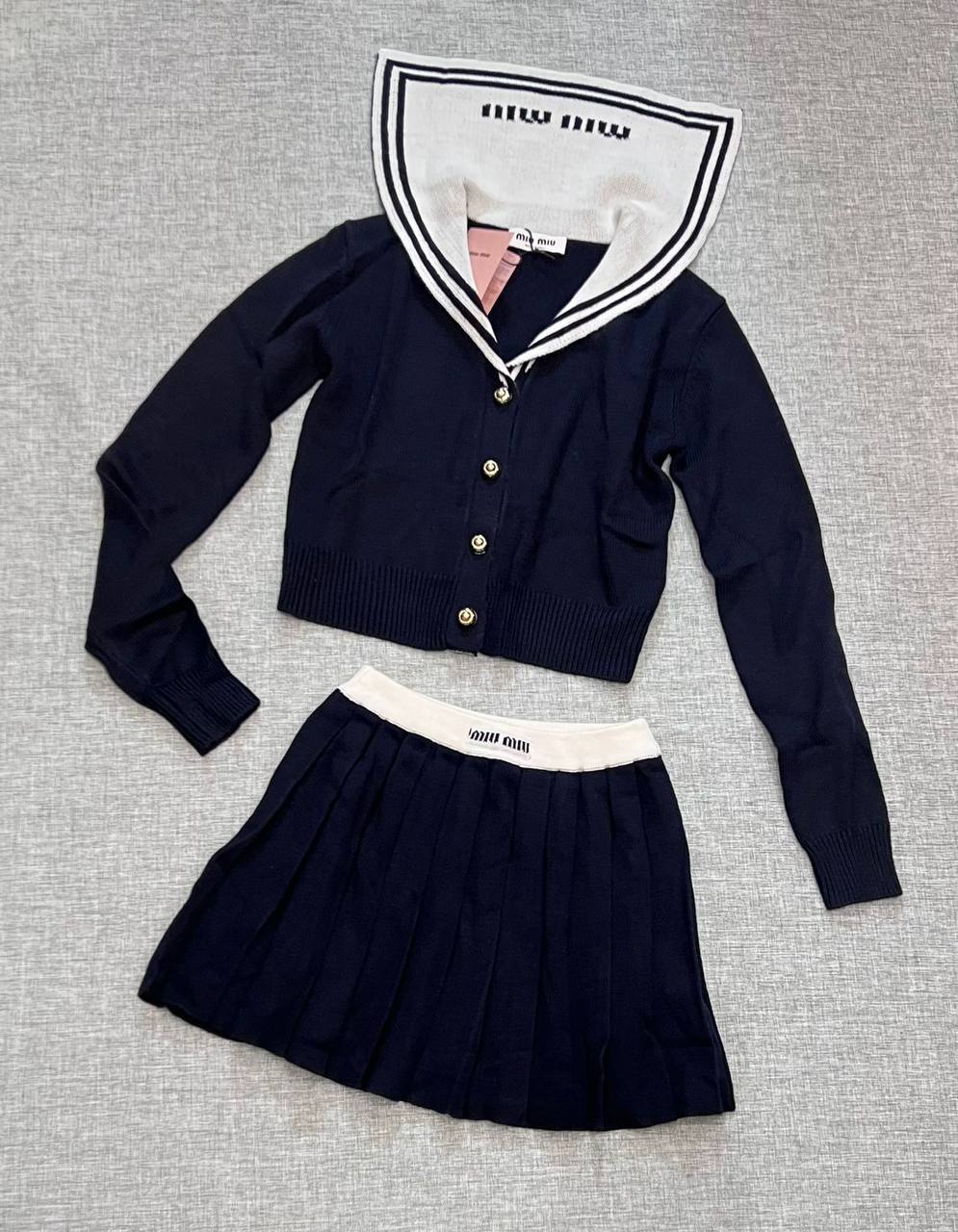 Miu Miu костюм лимитированный женский BP-41660 Miu Miu костюм лимитированный женский BP-41660
