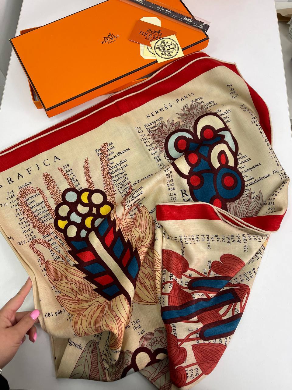 Платок дизайнерский 140*140 Hermes BP-28985 Платок дизайнерский 140*140 Hermes BP-28985