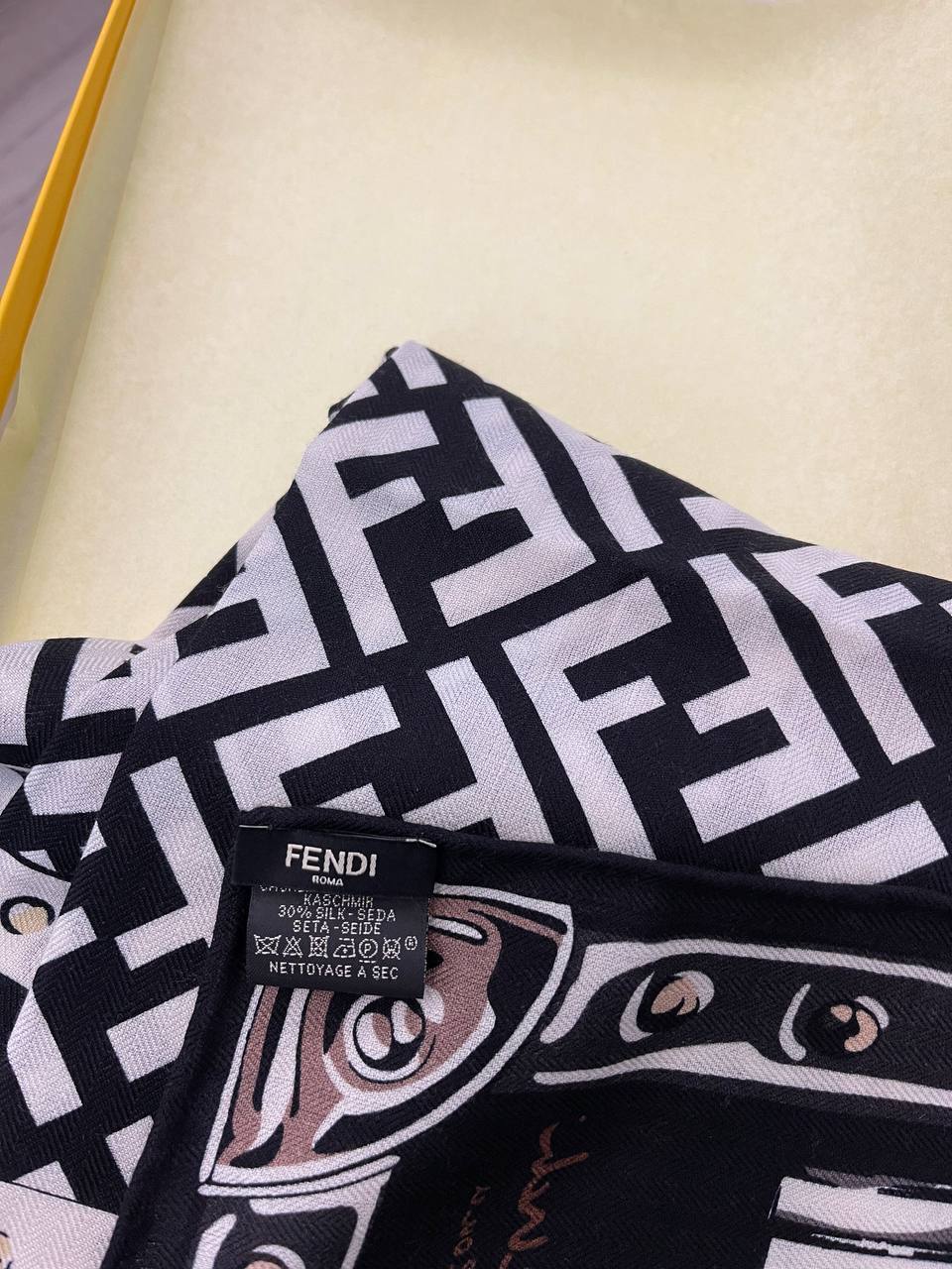 Платок люкс Fendi BP-43882 Платок люкс Fendi BP-43882