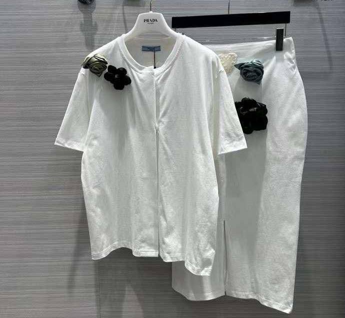 Костюм эксклюзивный женский Prada BP-30480 Костюм эксклюзивный женский Prada BP-30480