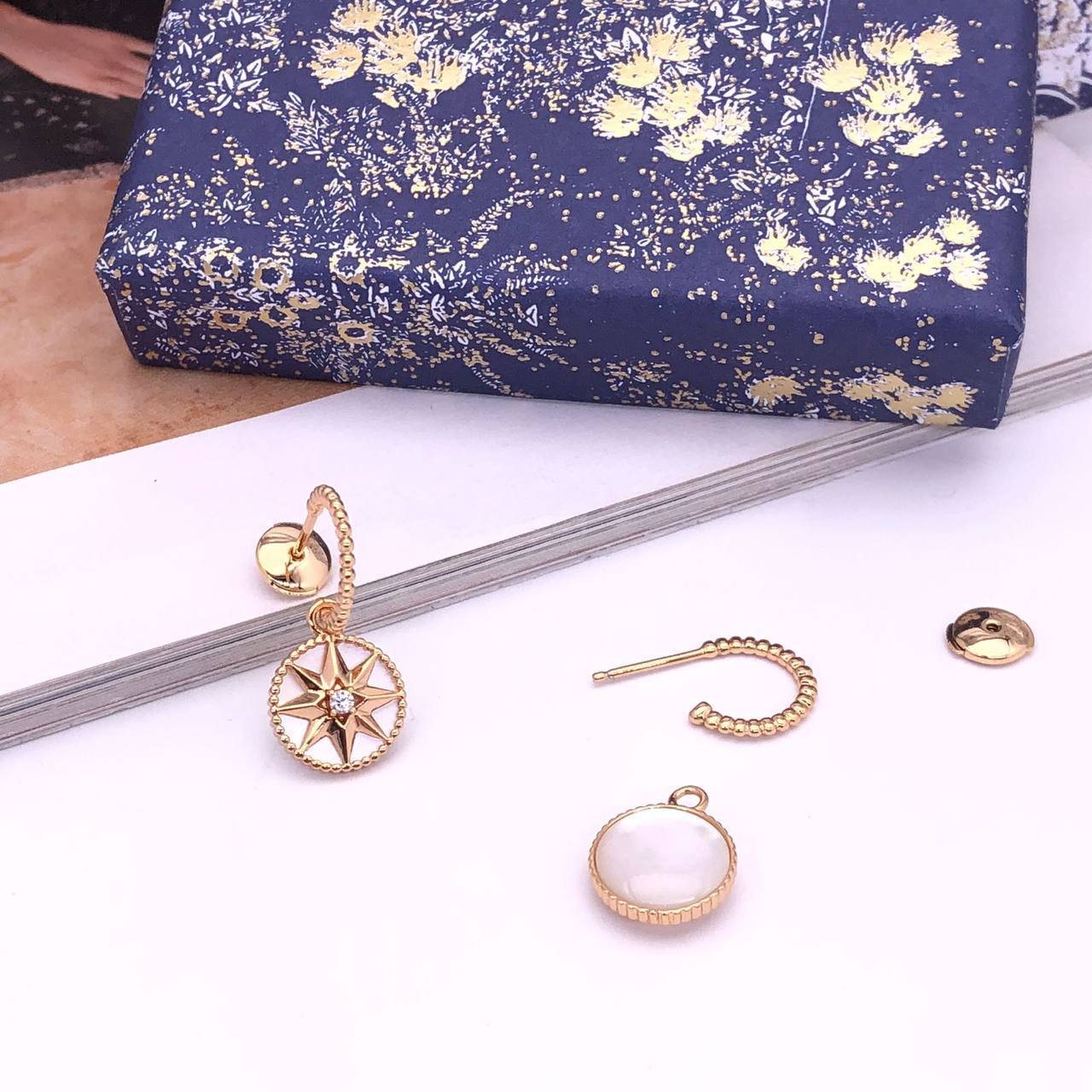 Серьги трендовые Christian Dior BP-17454 Серьги трендовые Christian Dior BP-17454