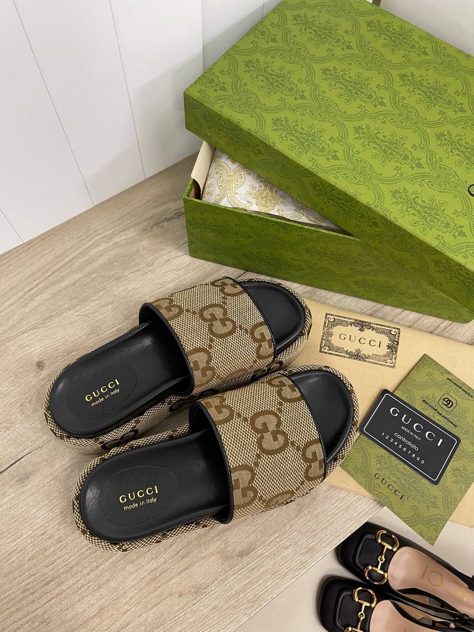 Шлепанцы Gucci BP-32813 дизайнерские Шлепанцы Gucci BP-32813 дизайнерские