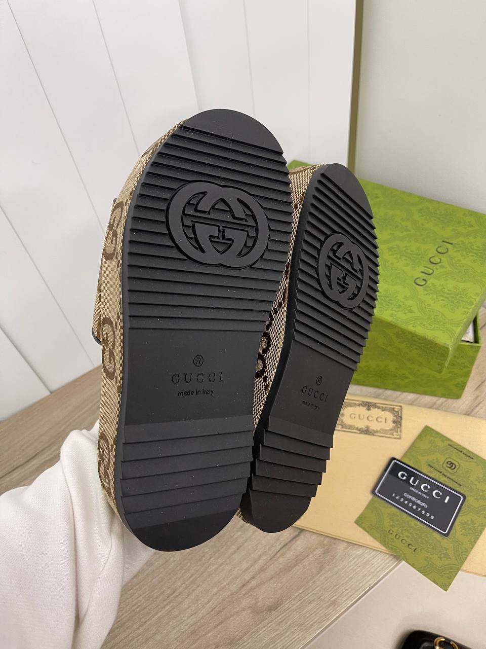 Шлепанцы Gucci BP-32813 дизайнерские Шлепанцы Gucci BP-32813 дизайнерские