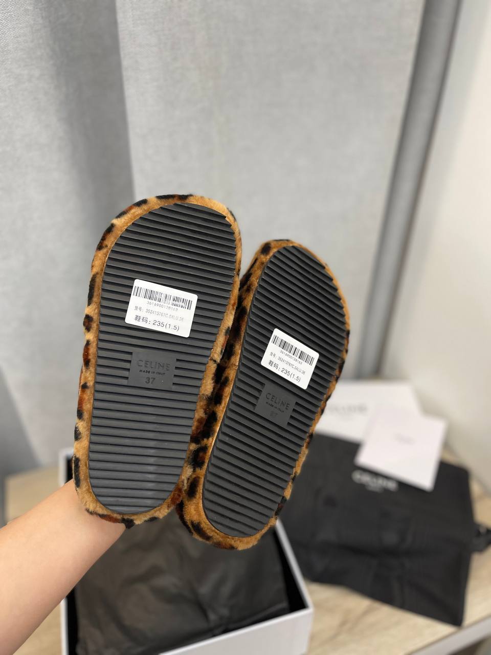 Celine BP-41408 меховые тапочки дизайнерские Celine BP-41408 меховые тапочки дизайнерские