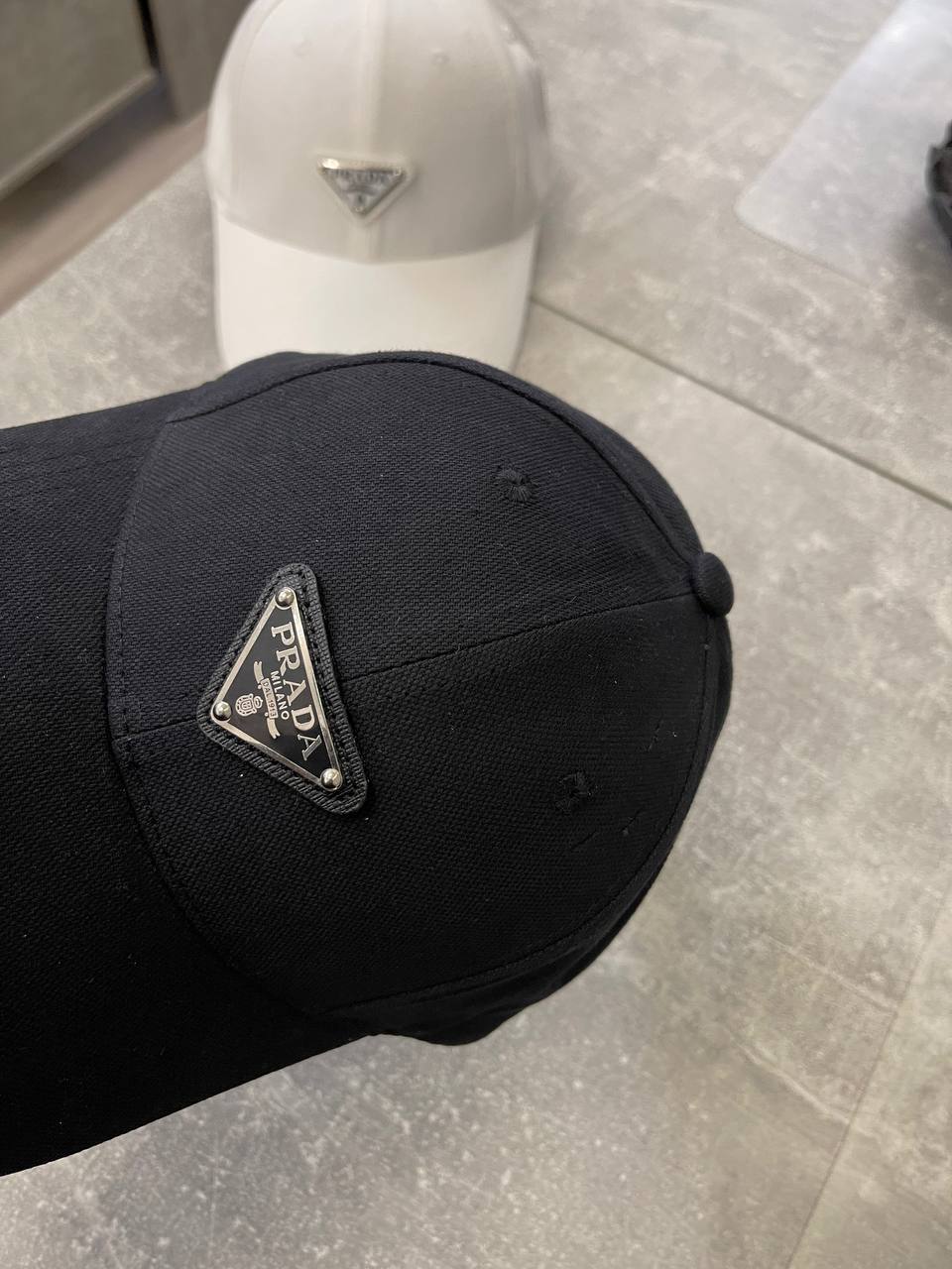 Бейсболка трендовая Prada BP-49284 Бейсболка трендовая Prada BP-49284