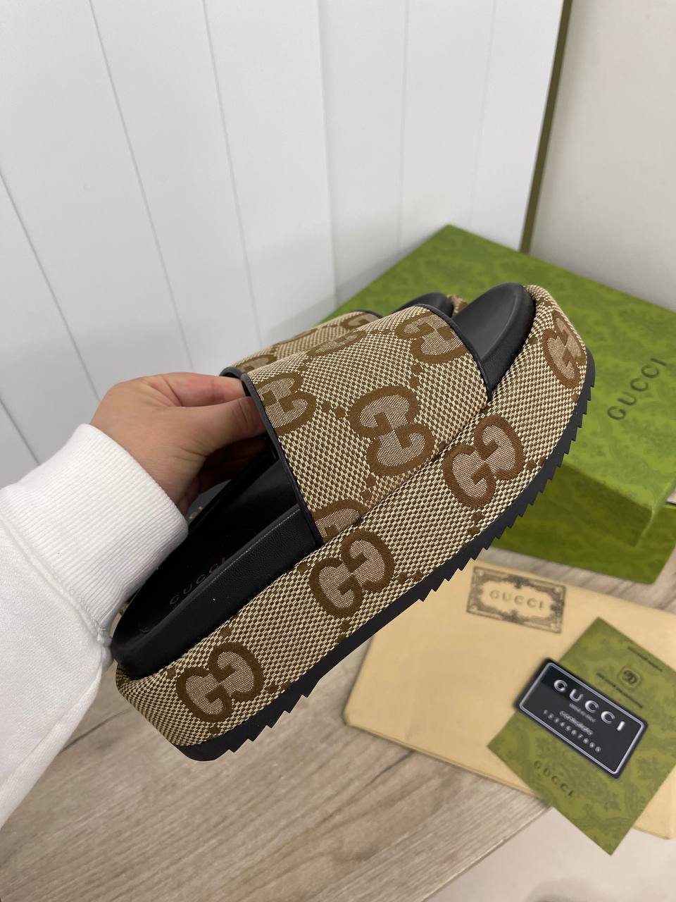 Шлепанцы Gucci BP-32813 дизайнерские Шлепанцы Gucci BP-32813 дизайнерские