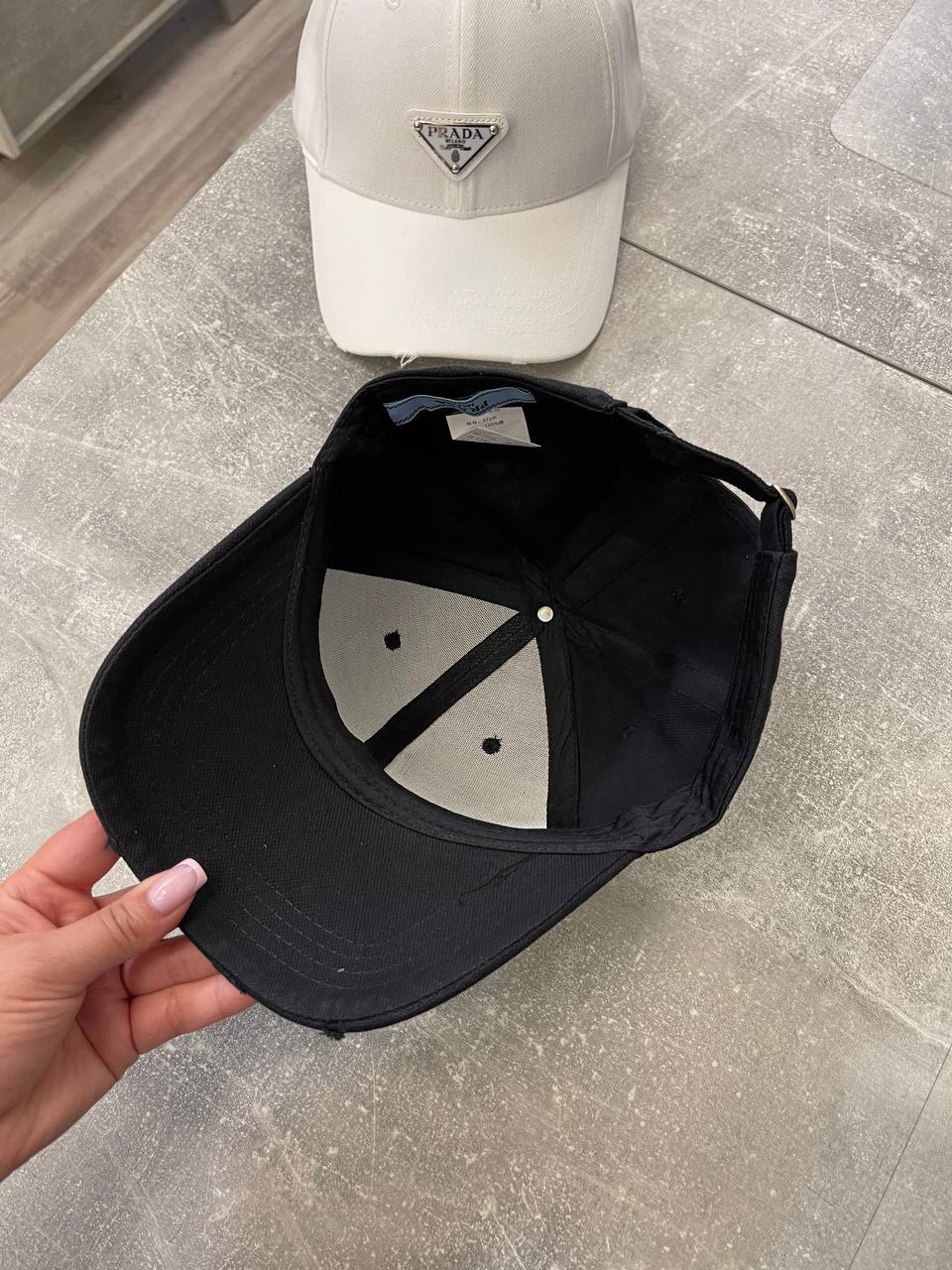 Бейсболка трендовая Prada BP-49284 Бейсболка трендовая Prada BP-49284