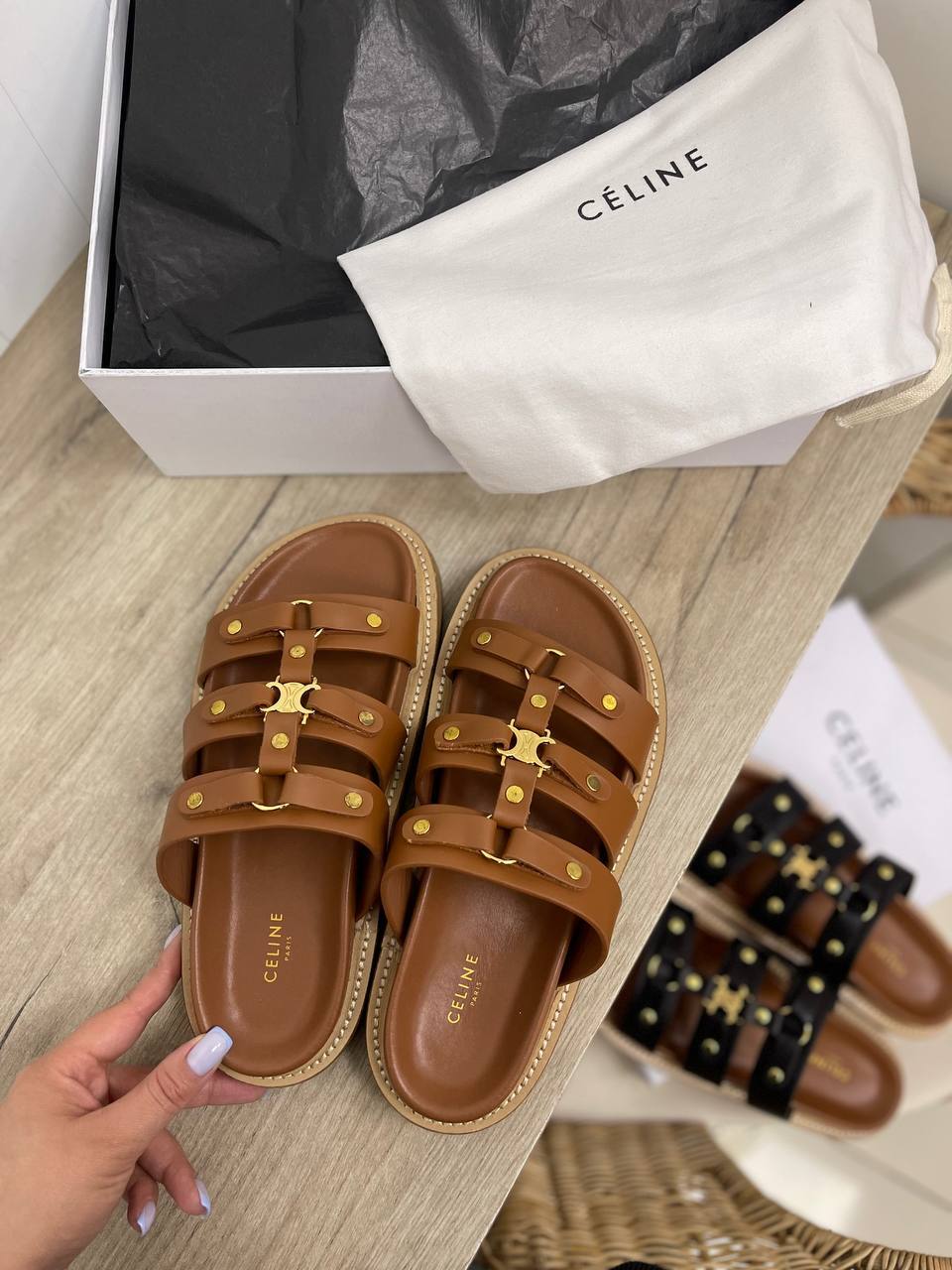 Шлепанцы Celine BP-32196 трендовые Шлепанцы Celine BP-32196 трендовые