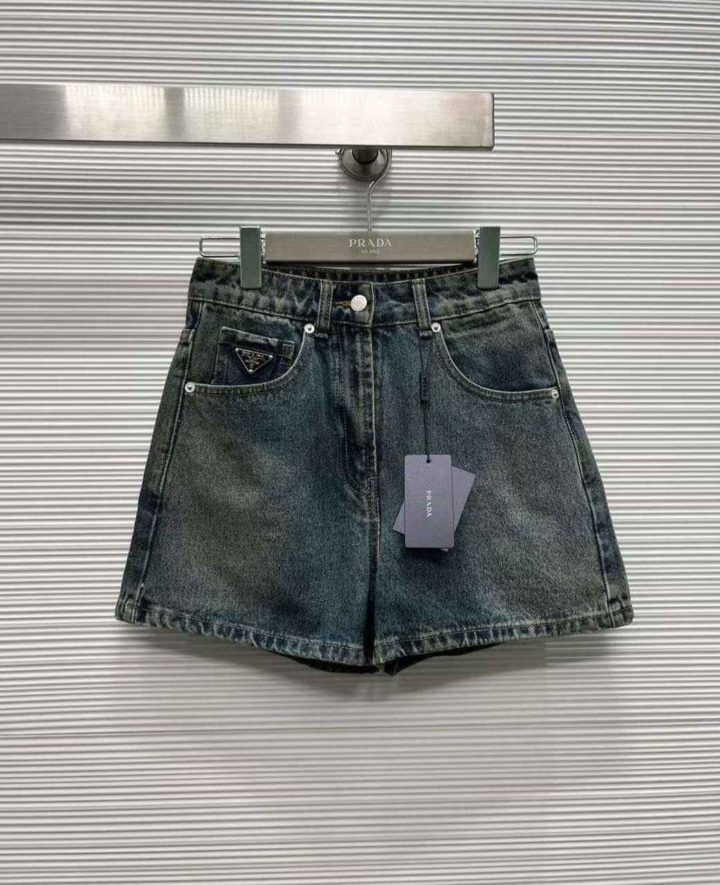 Элитные шорты Prada BP-32464 Элитные шорты Prada BP-32464