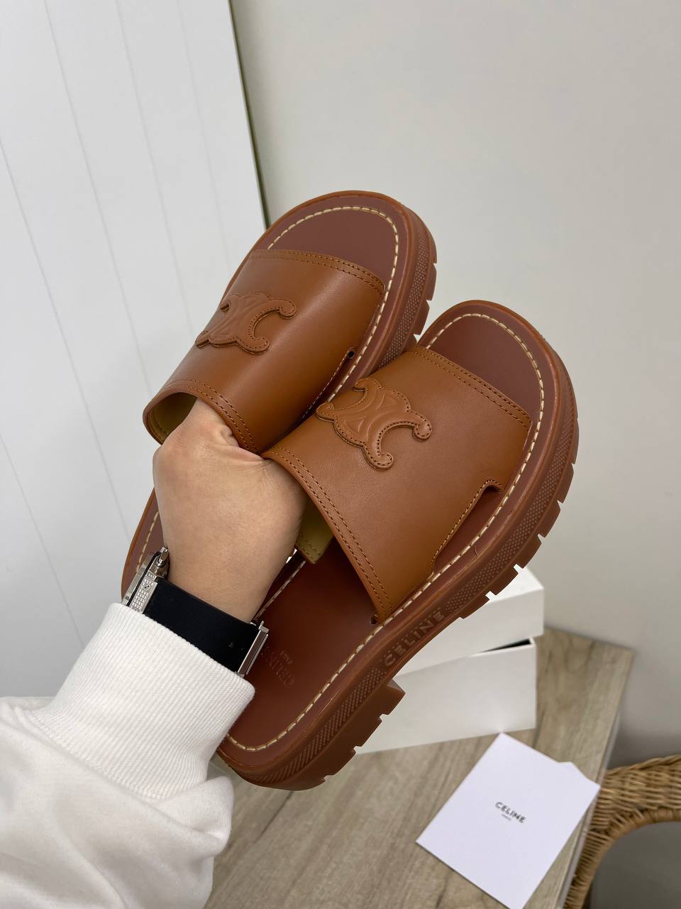 Дизайнерские шлепанцы Celine BP-32737 Дизайнерские шлепанцы Celine BP-32737