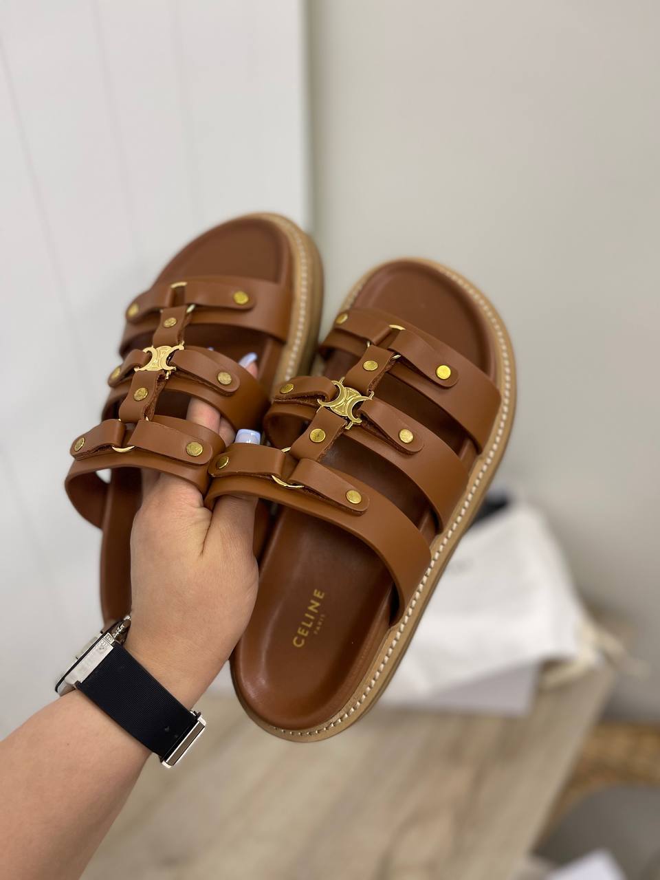 Шлепанцы Celine BP-32196 трендовые Шлепанцы Celine BP-32196 трендовые