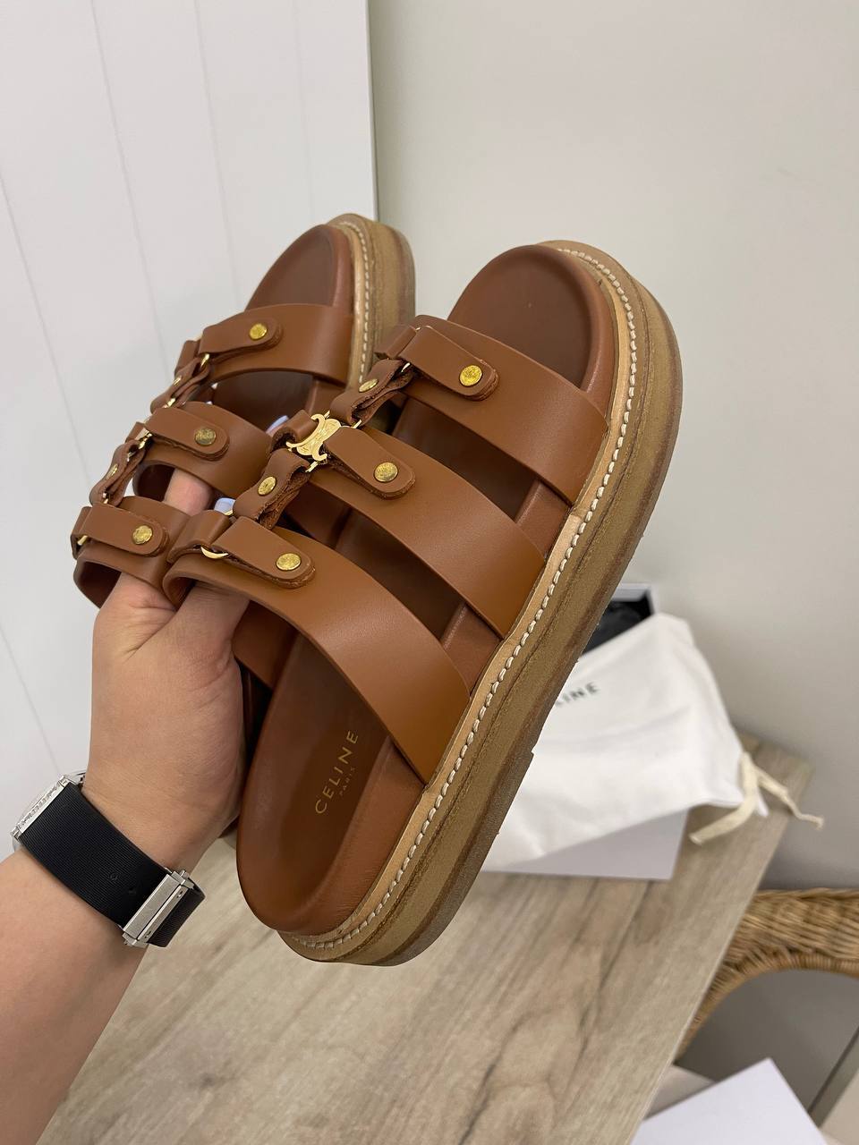 Шлепанцы Celine BP-32196 трендовые Шлепанцы Celine BP-32196 трендовые