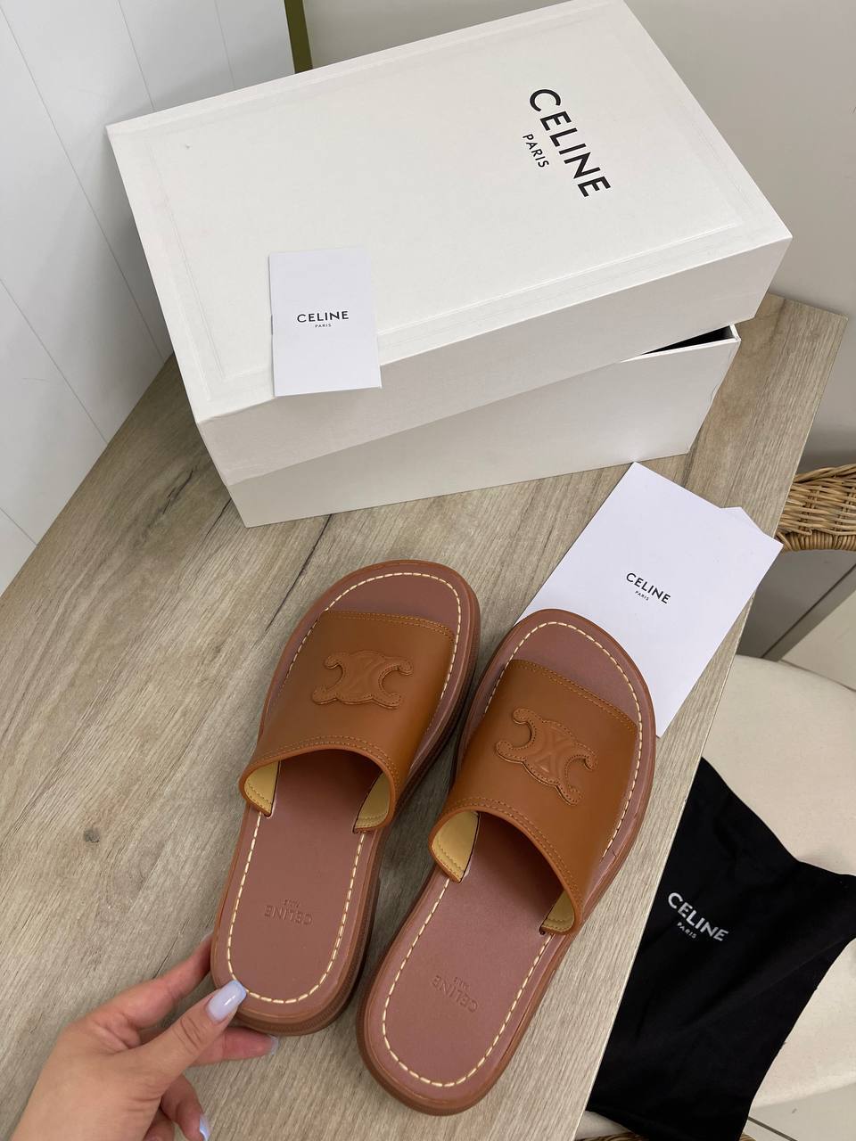 Дизайнерские шлепанцы Celine BP-32737 Дизайнерские шлепанцы Celine BP-32737