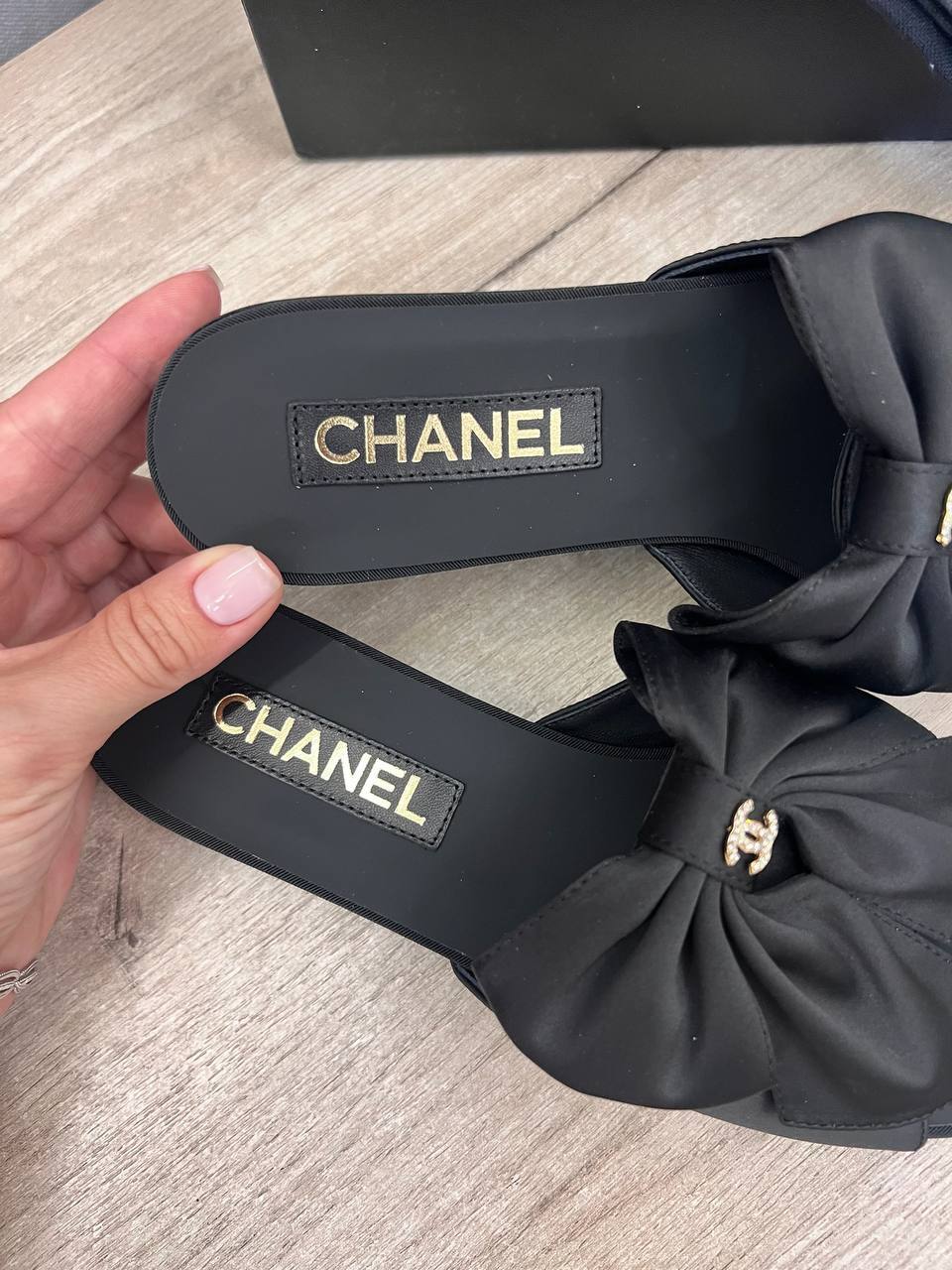 Коллекционные шлепанцы Chanel BP-52473 Коллекционные шлепанцы Chanel BP-52473