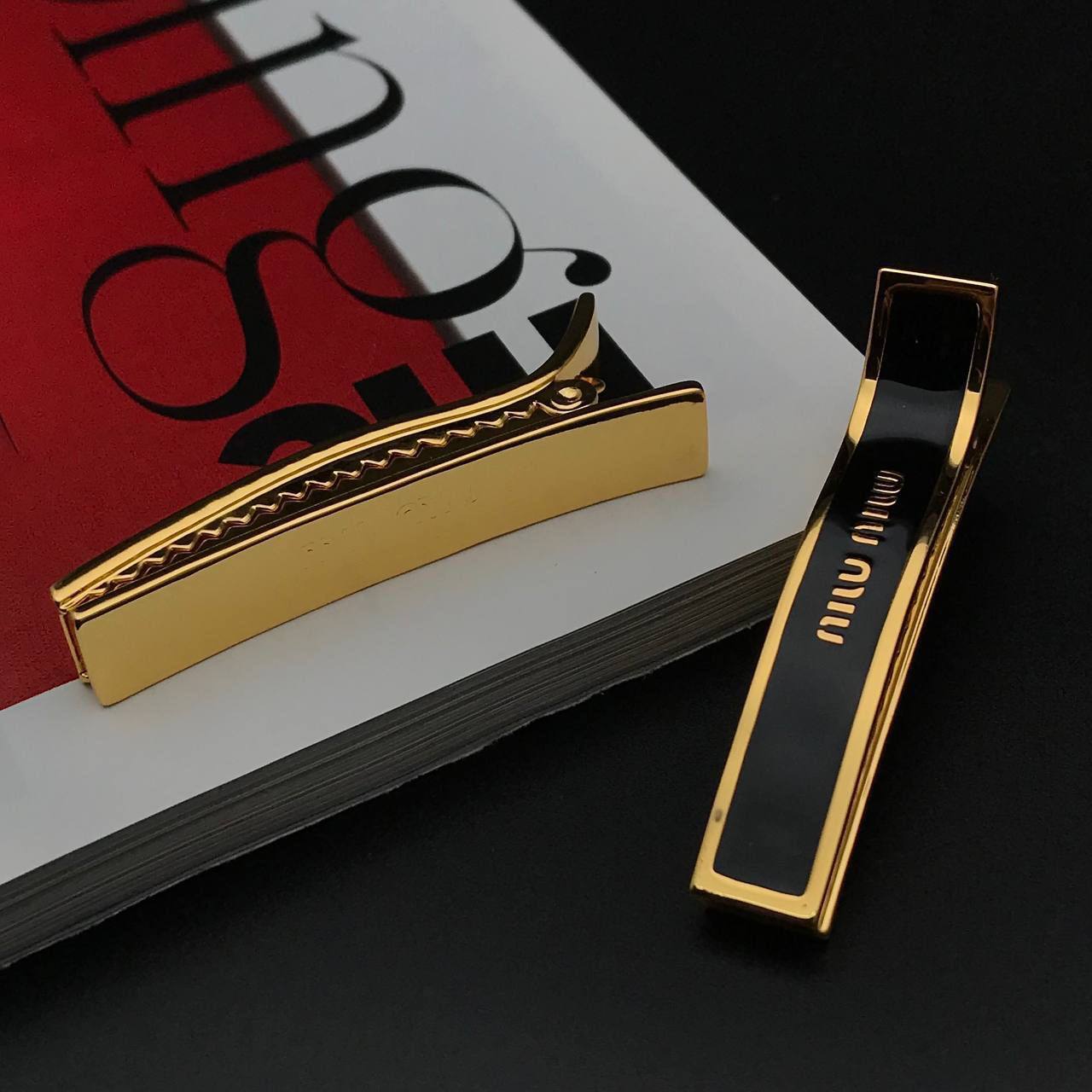 Коллекционная пара заколок Miu Miu BP-37904 Коллекционная пара заколок Miu Miu BP-37904