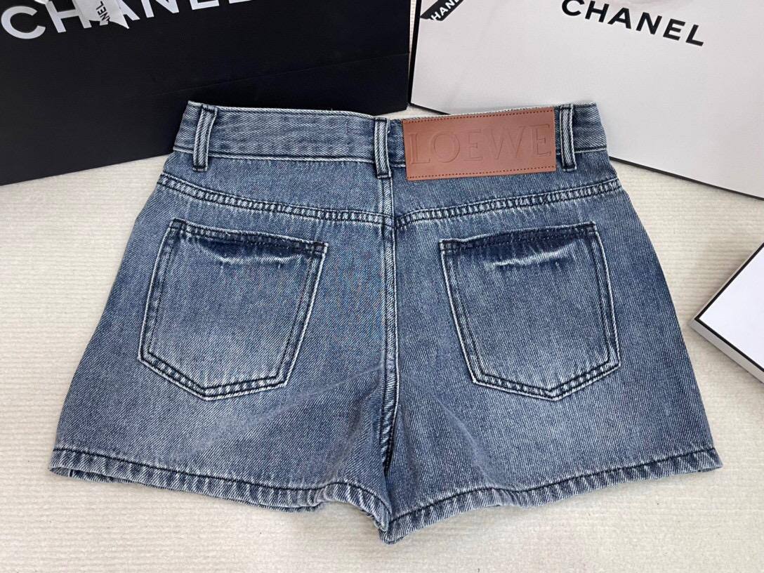 Шорты трендовые Loewe BP-46655 Шорты трендовые Loewe BP-46655