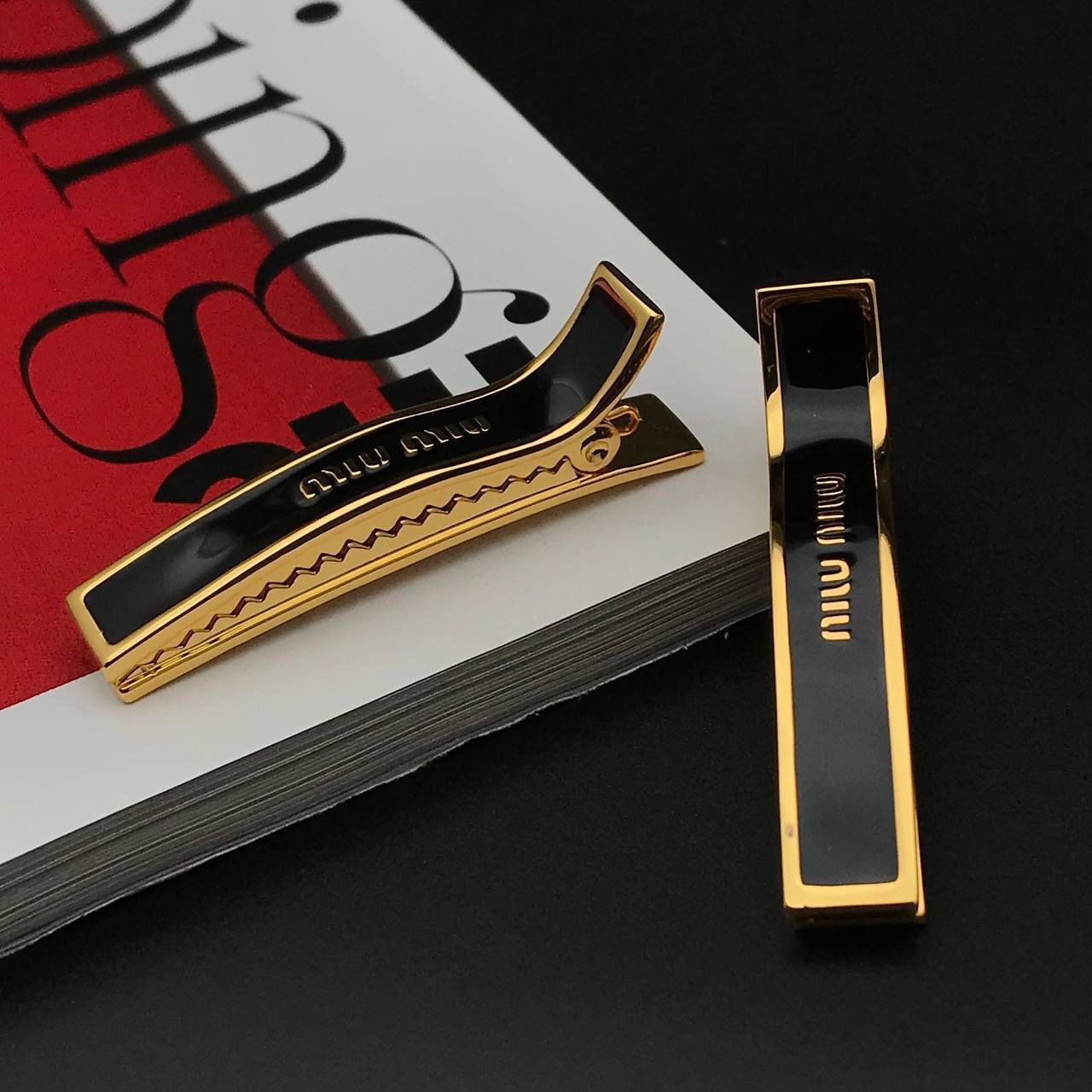 Коллекционная пара заколок Miu Miu BP-37904 Коллекционная пара заколок Miu Miu BP-37904