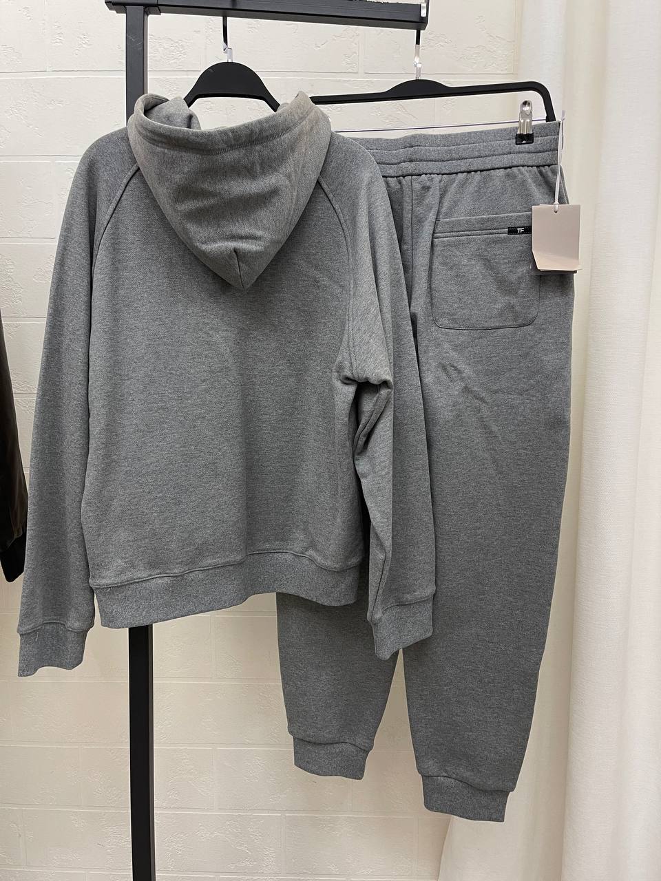 Костюм спортивный Tom Ford BP-46156 Костюм спортивный Tom Ford BP-46156