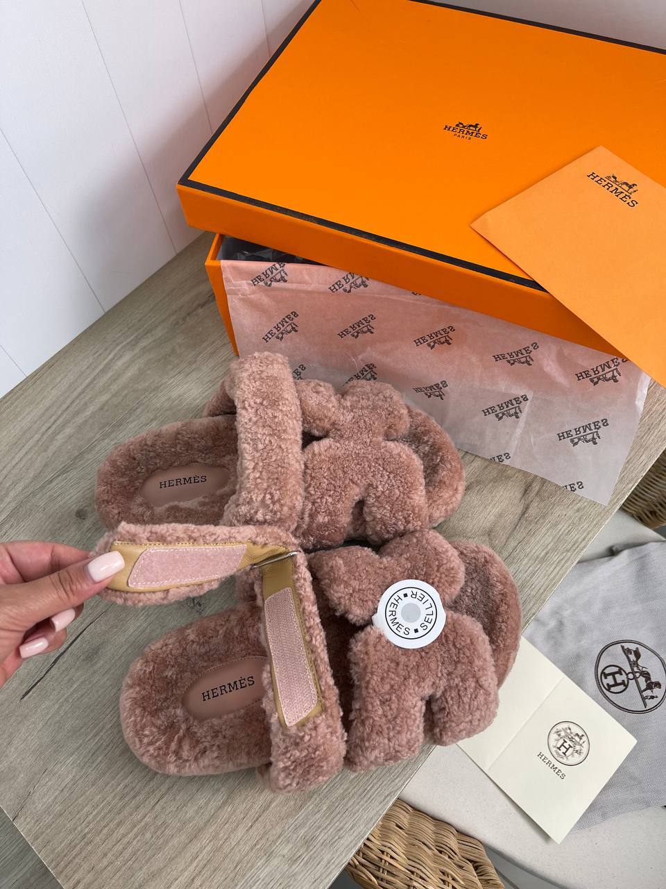 Повседневные меховые тапочки Hermes BP-17947 Повседневные меховые тапочки Hermes BP-17947