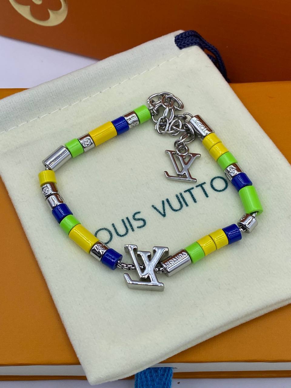 Коллекционный браслет Louis Vuitton BP-32422 Коллекционный браслет Louis Vuitton BP-32422