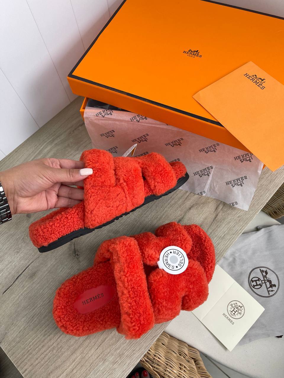 Hermes BP-17948 премиум меховые тапочки Hermes BP-17948 премиум меховые тапочки