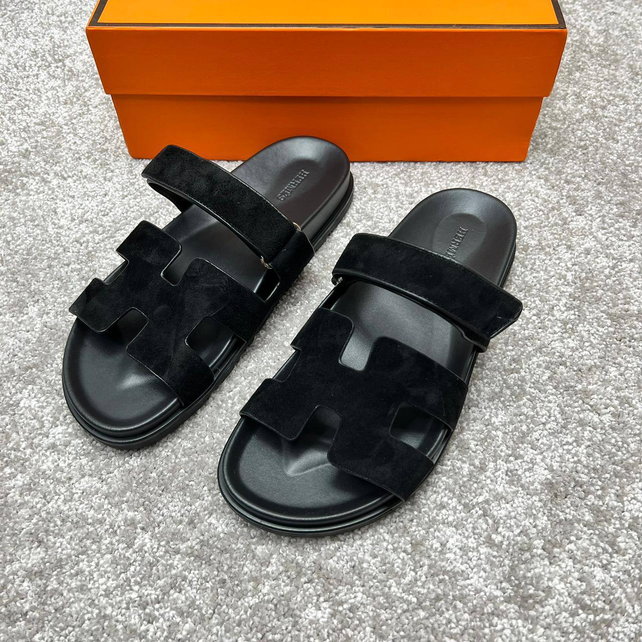 Шлёпанцы трендовые Hermes BP-32243 Шлёпанцы трендовые Hermes BP-32243