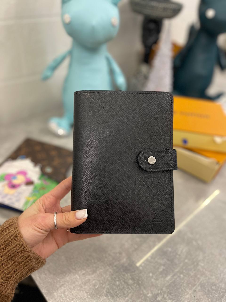 Блокнот Louis Vuitton эксклюзивный дизайнерский аксессуар Блокнот Louis Vuitton эксклюзивный дизайнерский аксессуар