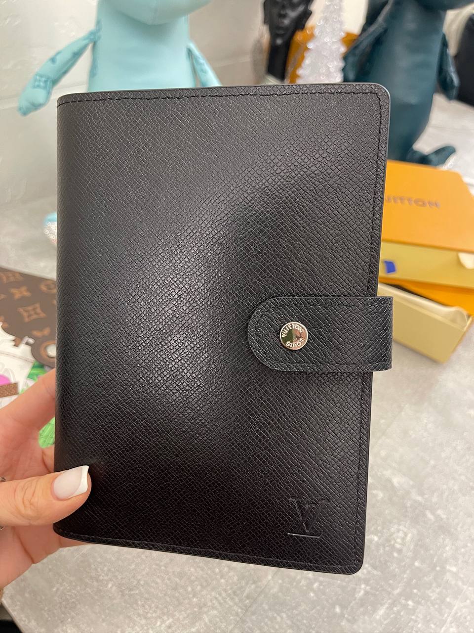 Блокнот Louis Vuitton эксклюзивный дизайнерский аксессуар Блокнот Louis Vuitton эксклюзивный дизайнерский аксессуар