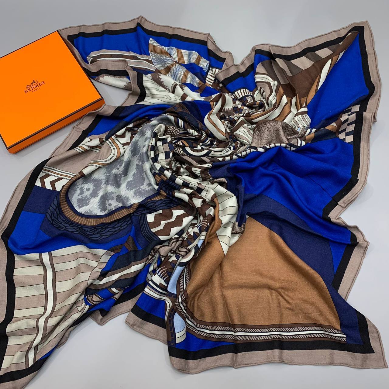 Платок коллекционный Hermes BP-20644 Платок коллекционный Hermes BP-20644