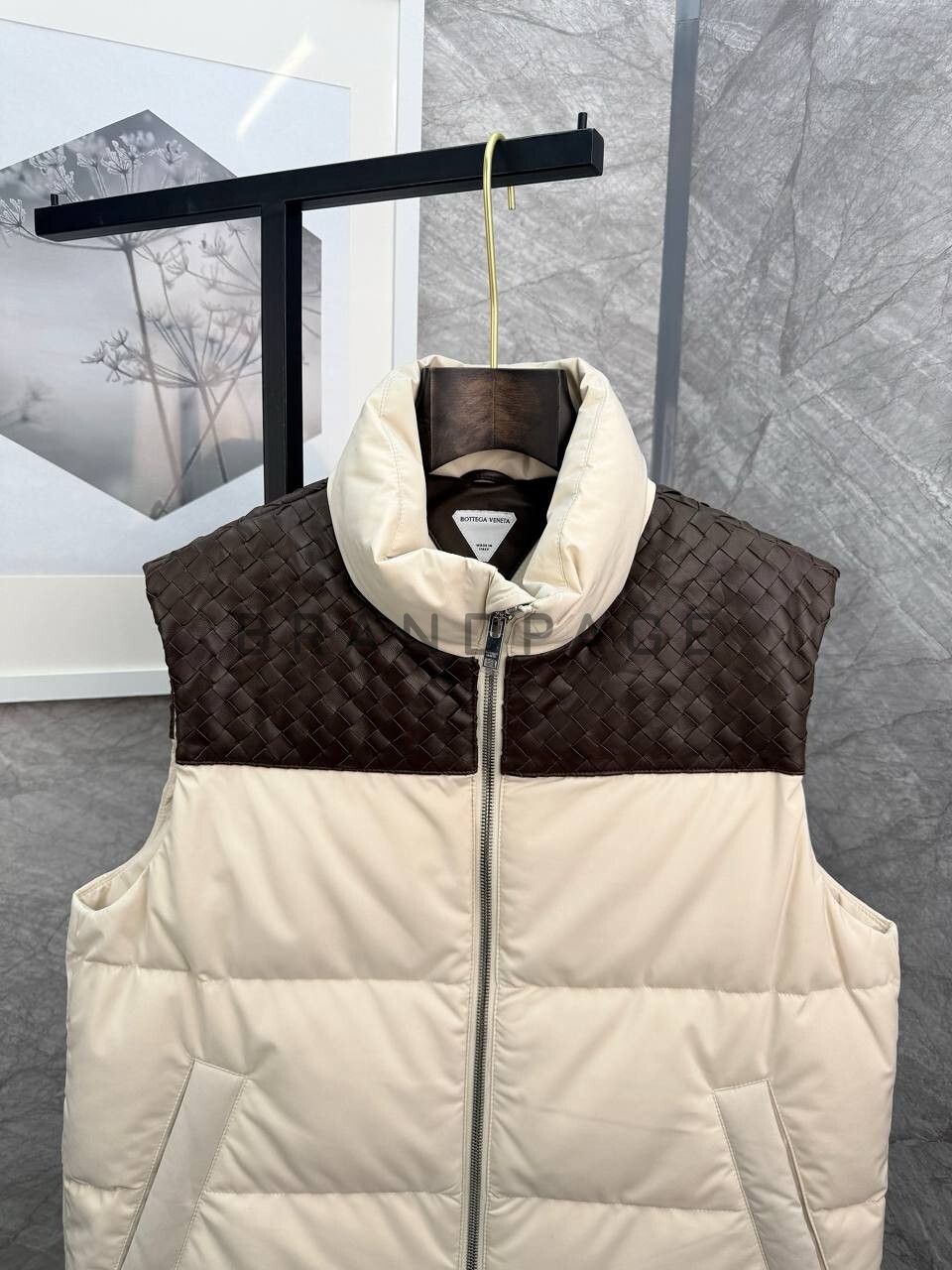 Жилетка из нейлона и телячьей кожи Bottega Veneta BPLUX5495 Жилетка из нейлона и телячьей кожи Bottega Veneta BPLUX5495