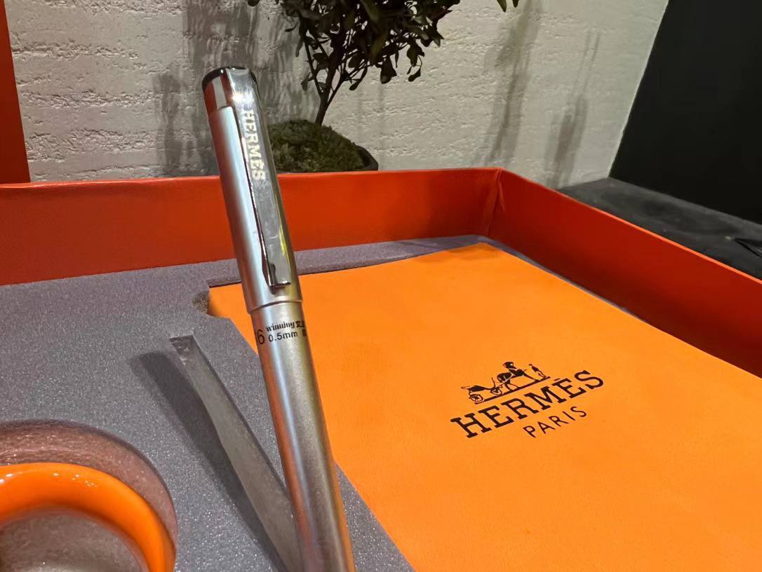 Набор Hermes с блокнотом, ручкой и кружкой подарочный Набор Hermes с блокнотом, ручкой и кружкой подарочный