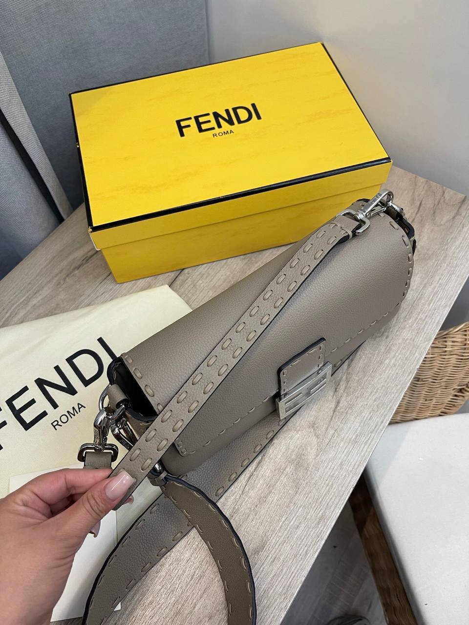 Повседневная сумка женская Fendi BP-52010 Повседневная сумка женская Fendi BP-52010