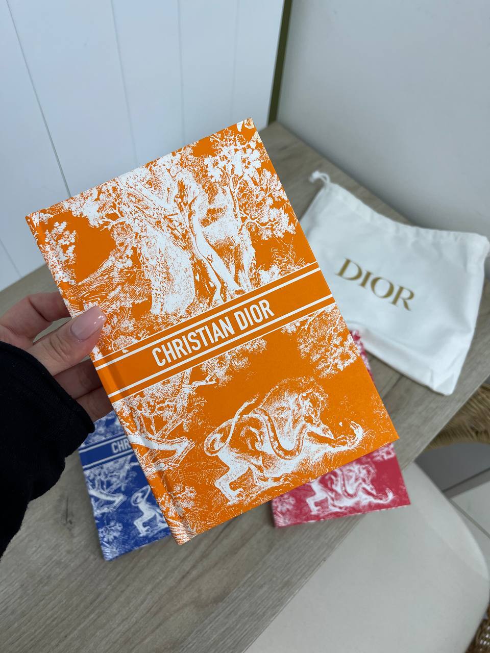 Ежедневник Christian Dior стильный аксессуар для записей Ежедневник Christian Dior стильный аксессуар для записей