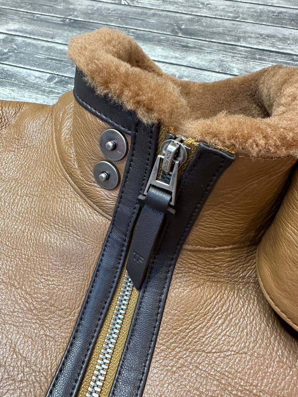 Стильная дубленка Tom Ford BP-24552 Стильная дубленка Tom Ford BP-24552