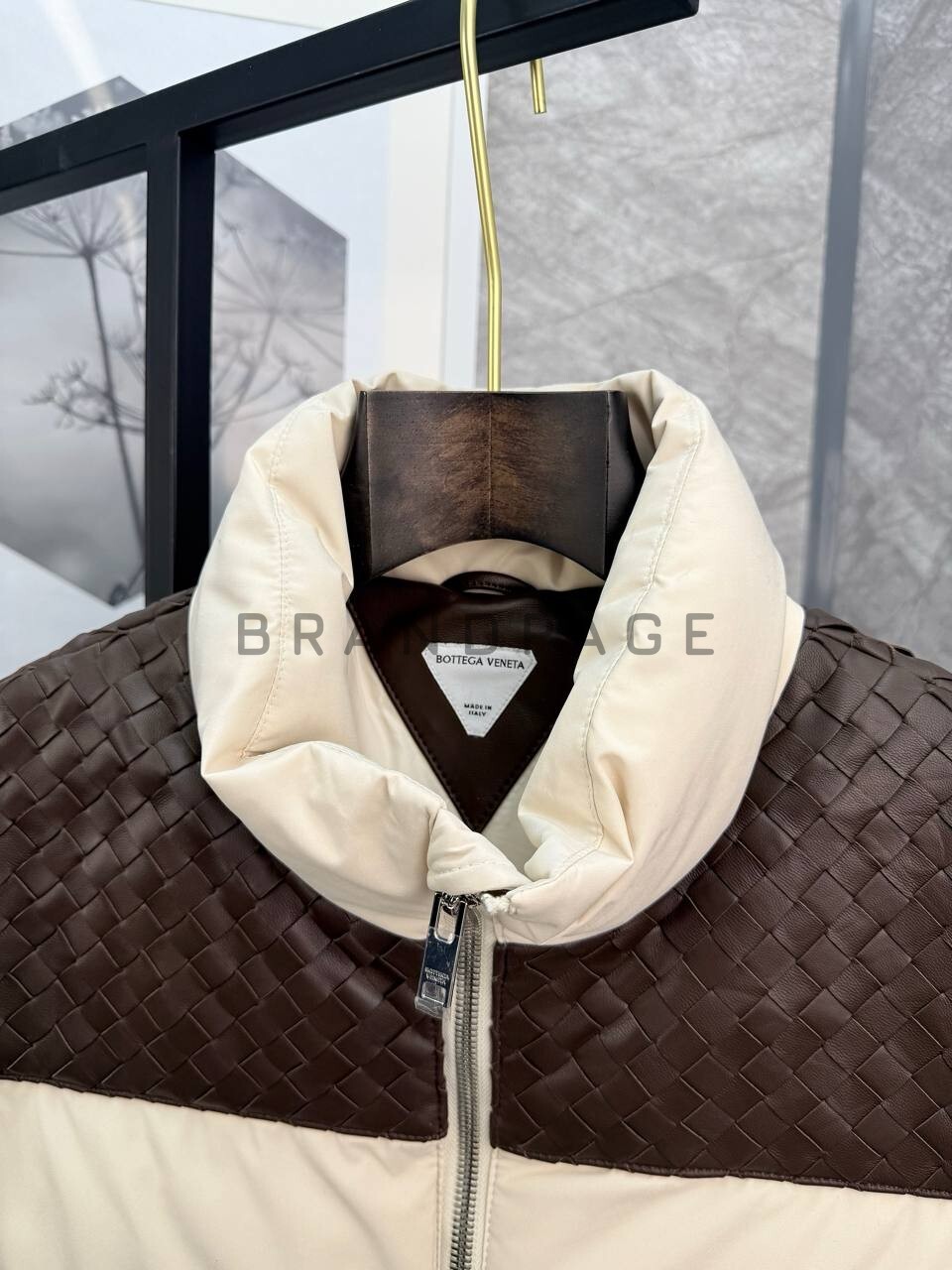 Жилетка из нейлона и телячьей кожи Bottega Veneta BPLUX5495 Жилетка из нейлона и телячьей кожи Bottega Veneta BPLUX5495