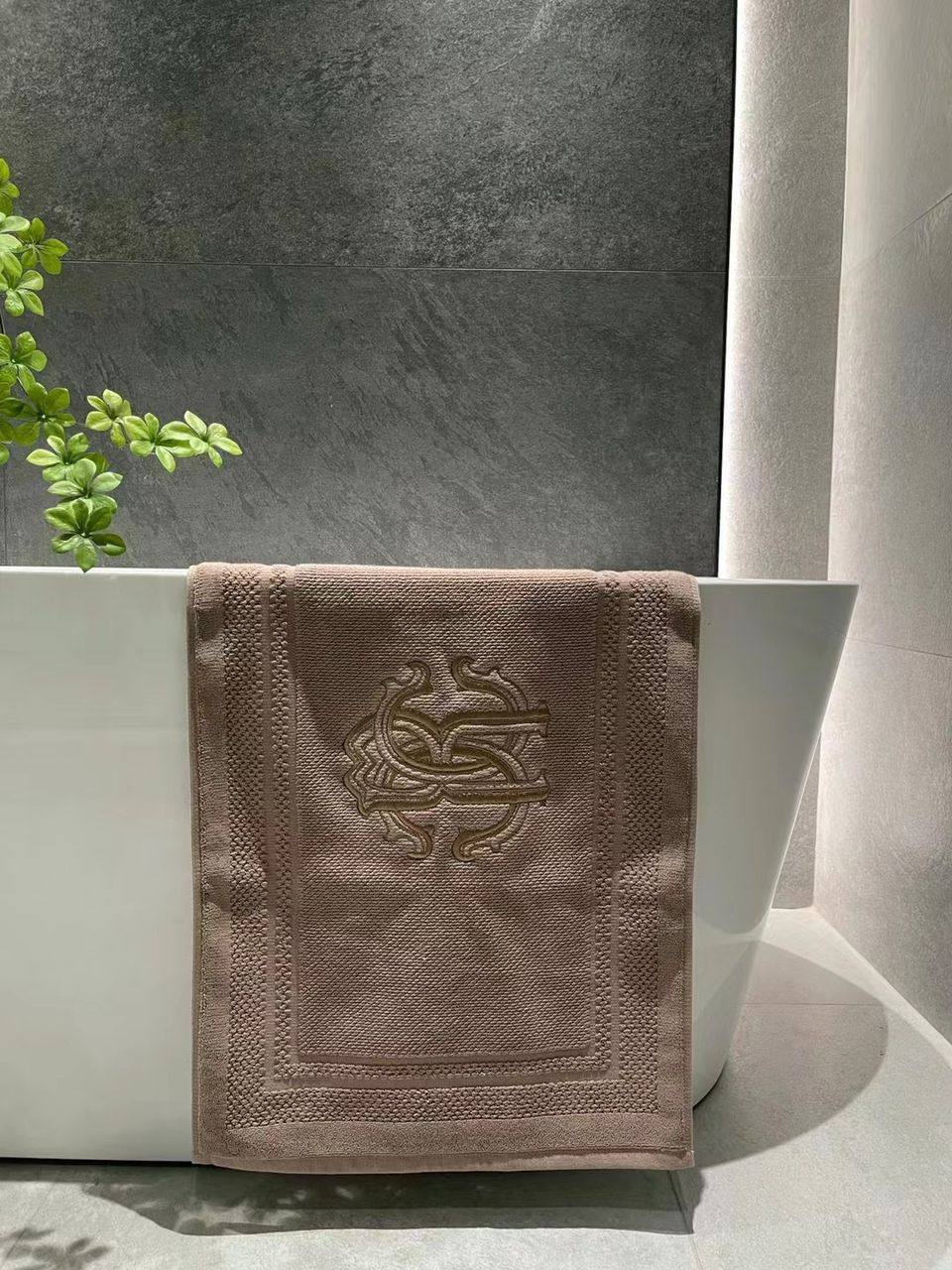 Коврик для ванной Roberto Cavalli BP-33321 60х80см Коврик для ванной Roberto Cavalli BP-33321 60х80см